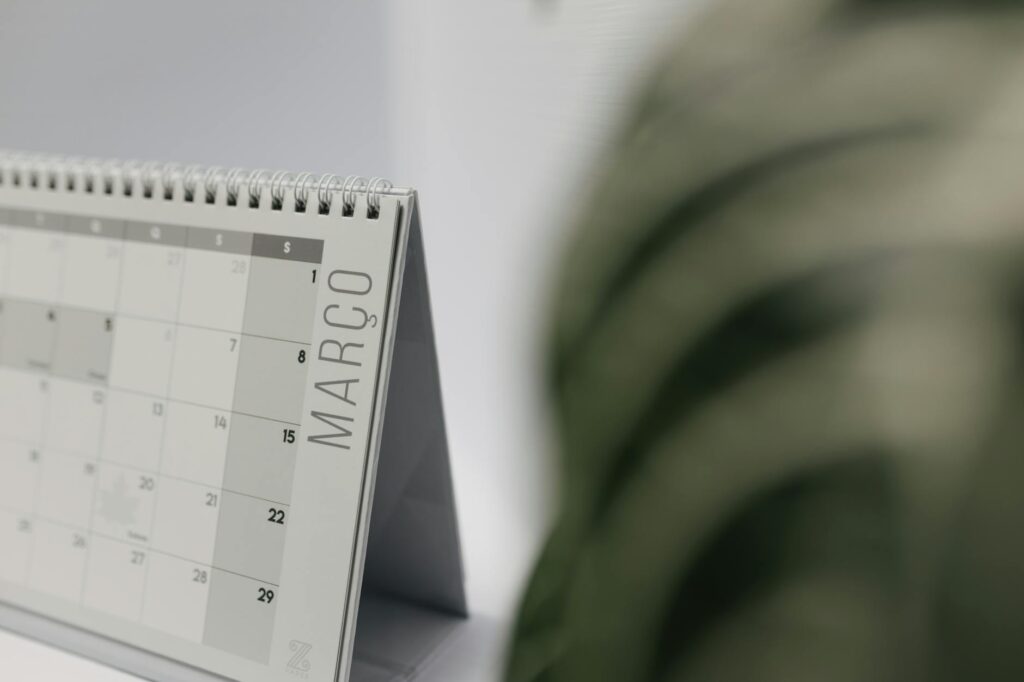 Illustration : KPI hebdomadaires vs mensuels : que regarder à quel rythme